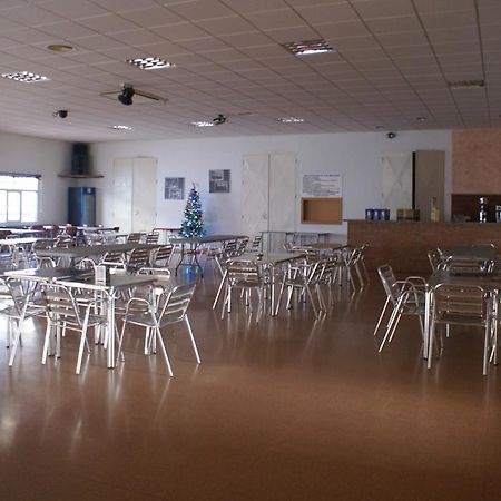 Hostal Velasco Valdelacalzada Buitenkant foto