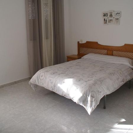 Hostal Velasco Valdelacalzada Buitenkant foto